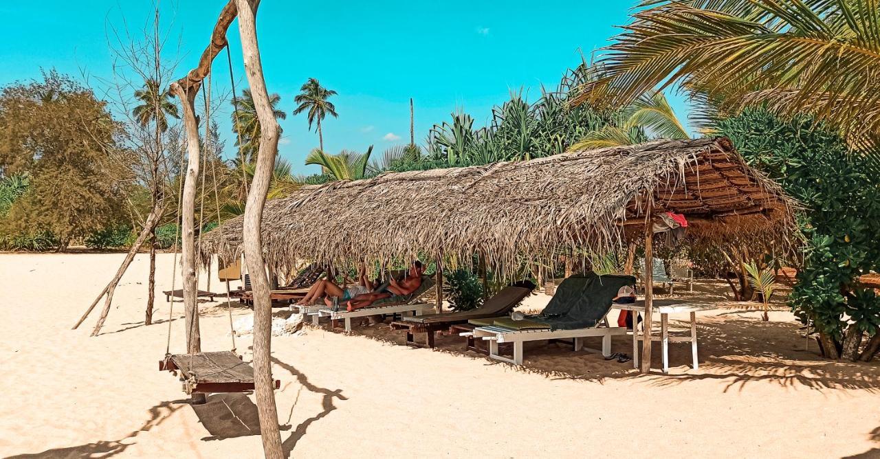 Lagoon Paradise Beach Resort Тангале Екстериор снимка