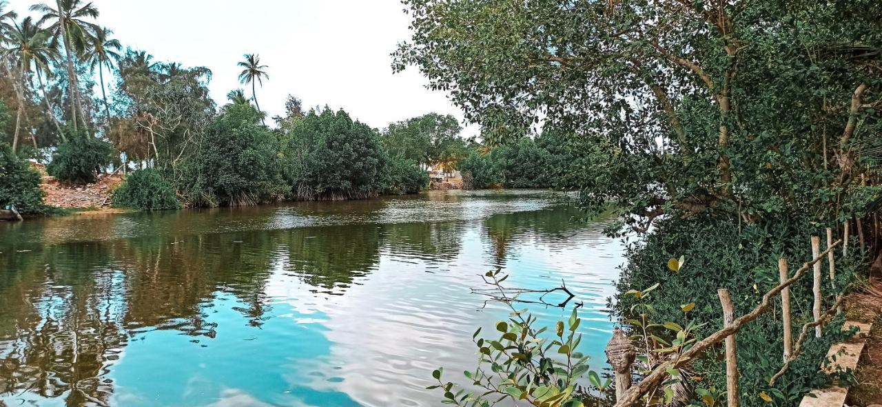 Lagoon Paradise Beach Resort Тангале Екстериор снимка