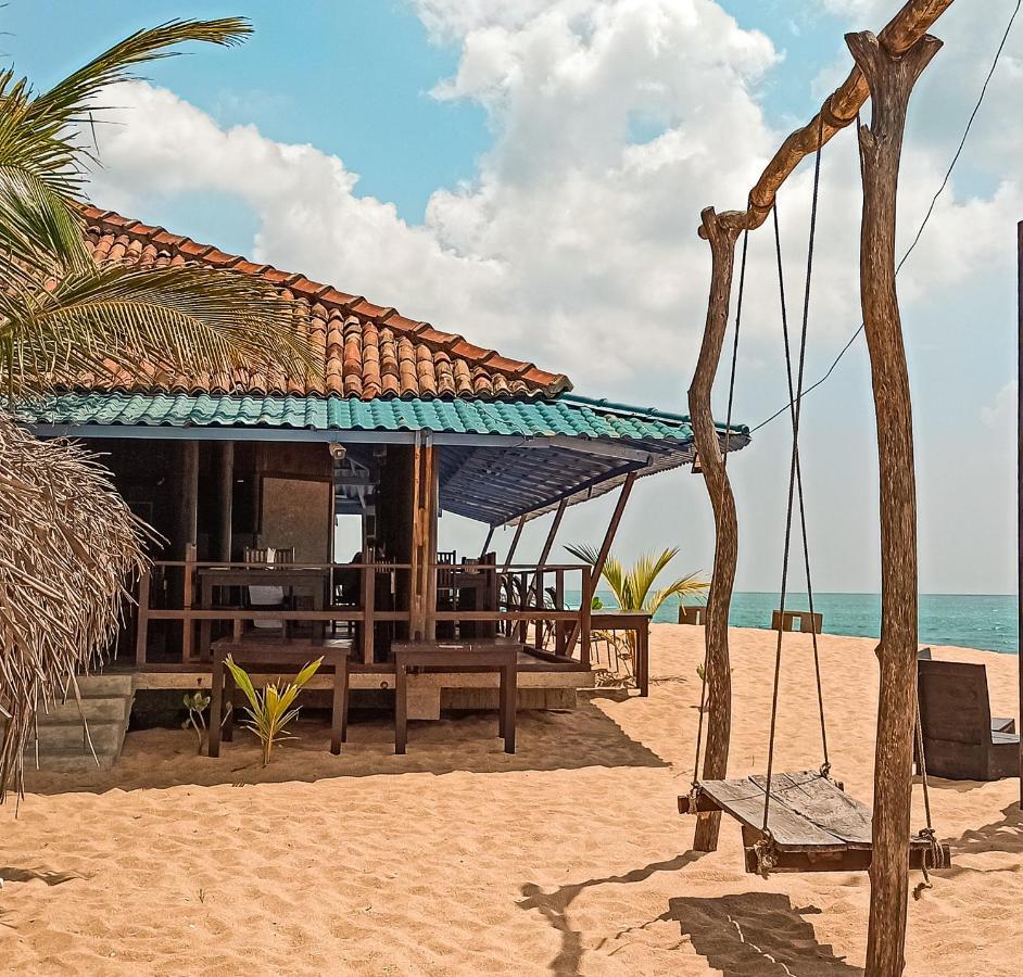 Lagoon Paradise Beach Resort Тангале Екстериор снимка