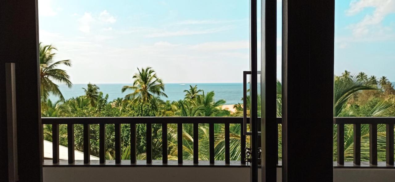 Lagoon Paradise Beach Resort Тангале Екстериор снимка