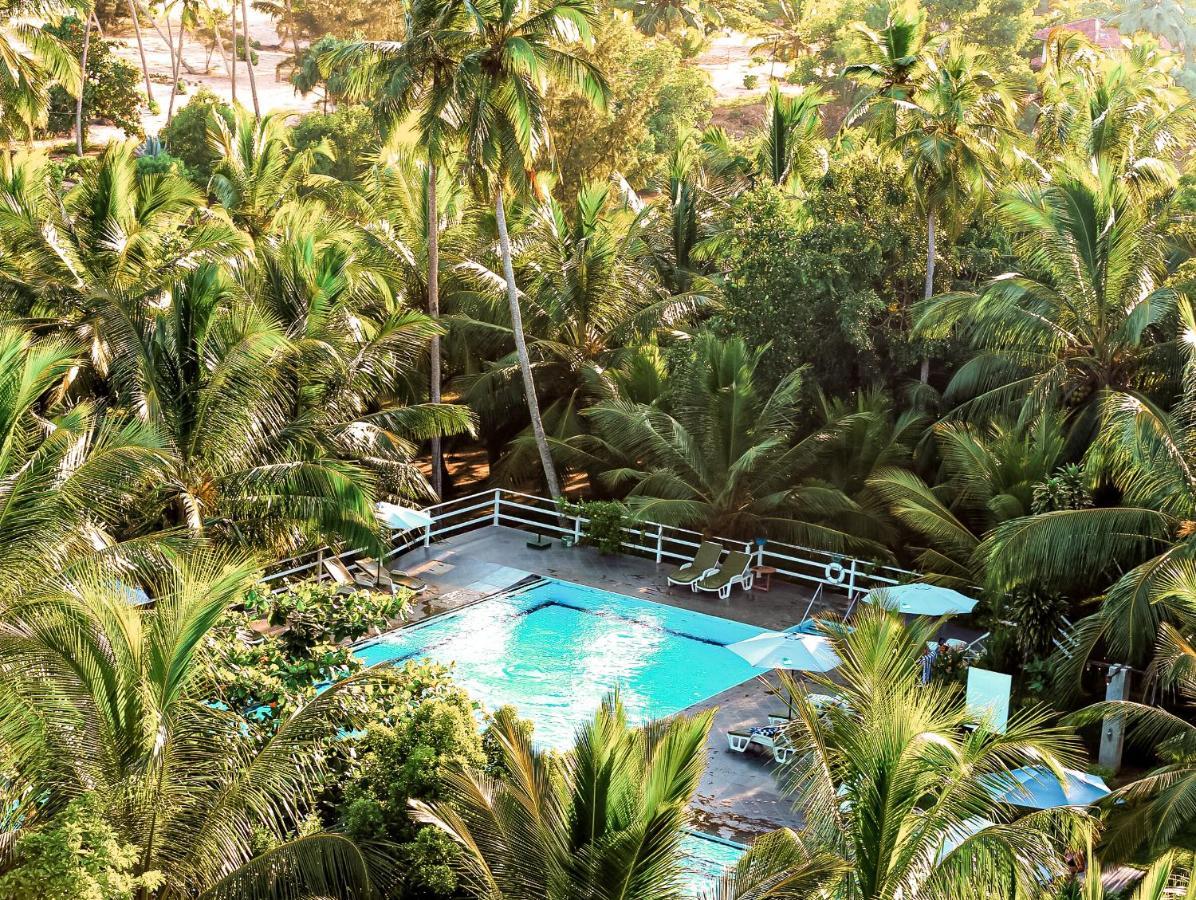 Lagoon Paradise Beach Resort Тангале Екстериор снимка