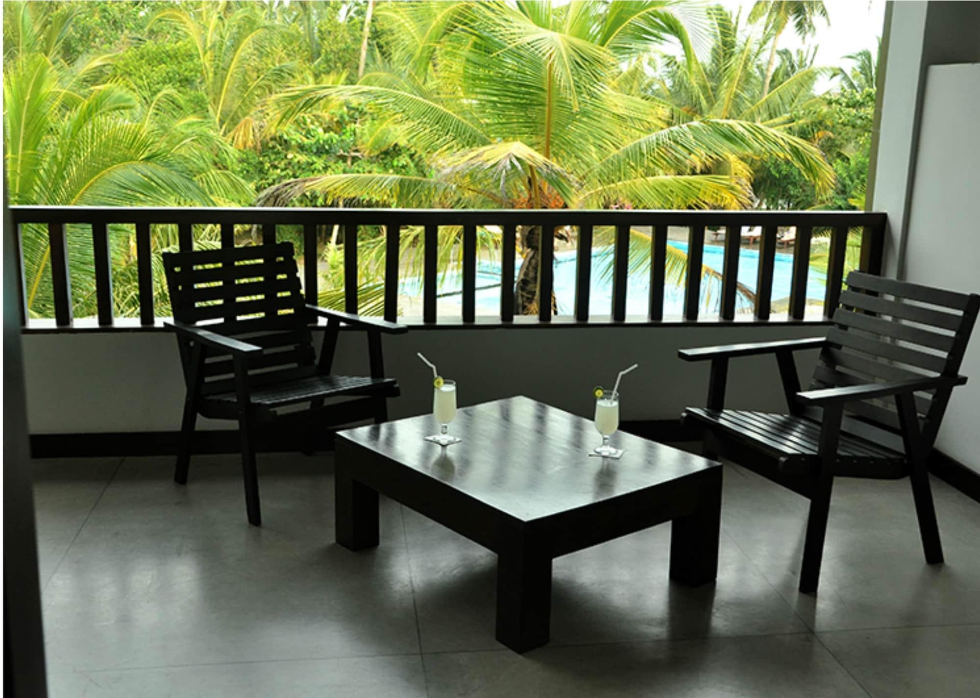 Lagoon Paradise Beach Resort Тангале Екстериор снимка