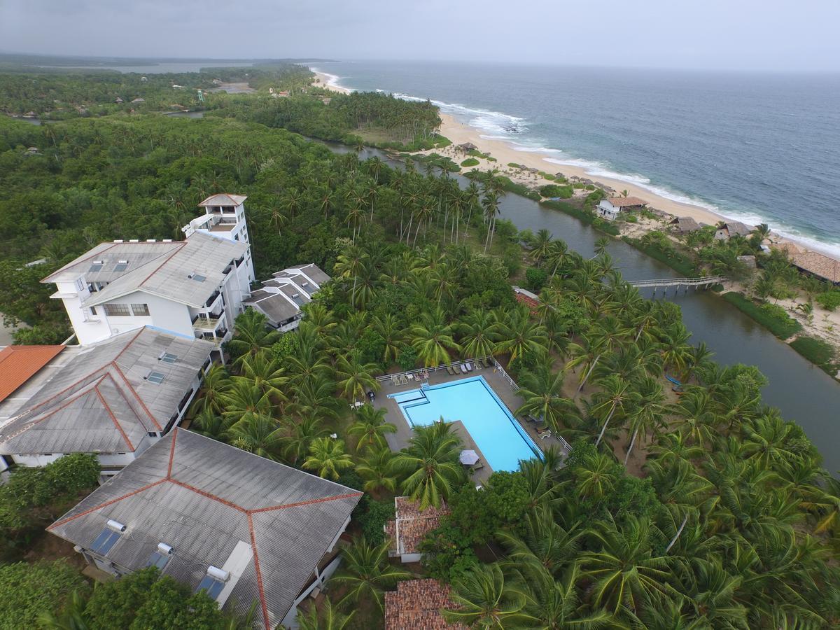 Lagoon Paradise Beach Resort Тангале Екстериор снимка
